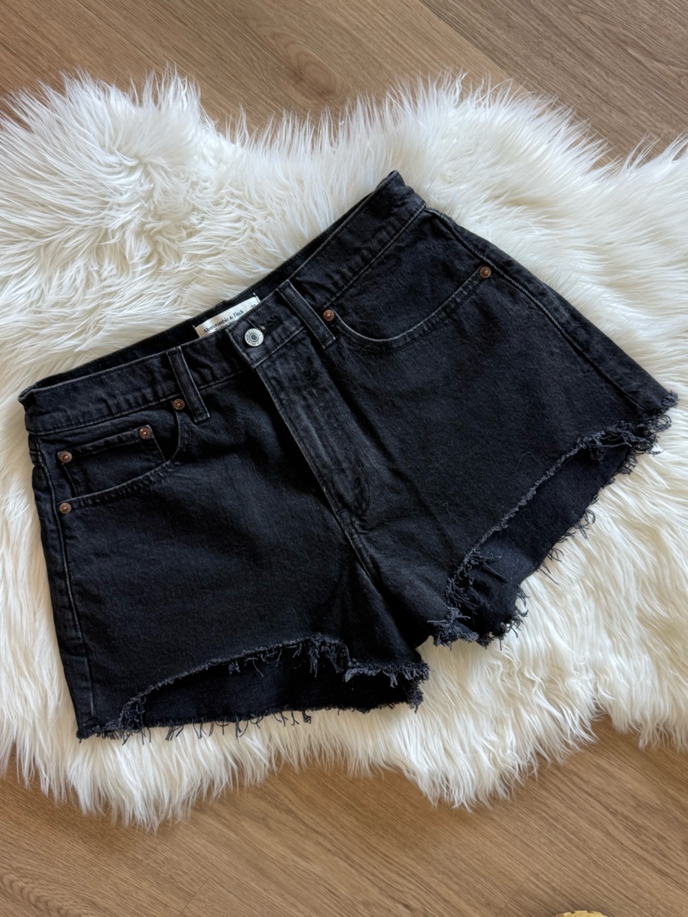 Abercrombie & Fitch High Rise Curve Love Mom Short